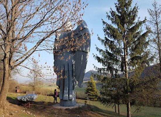 slovakia/gemer/landmark/angel-sculpture