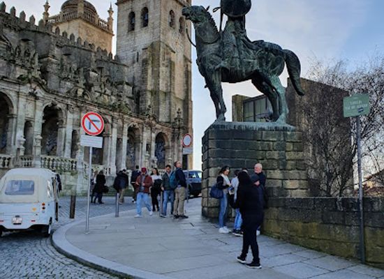 portugal/porto/baixa/landmark/muralha-primitiva-do-porto