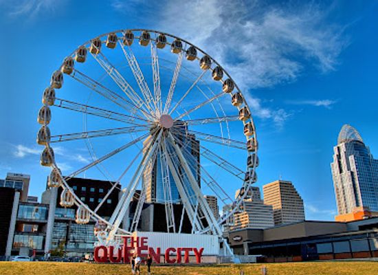 ohio/cincinnati/downtown-cincinnati/landmark/sing-the-queen-city-sign