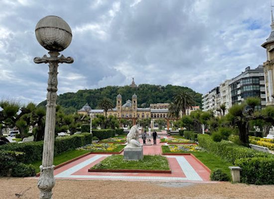 spain/san-sebastian/centro/landmark/iturri-apaingarria