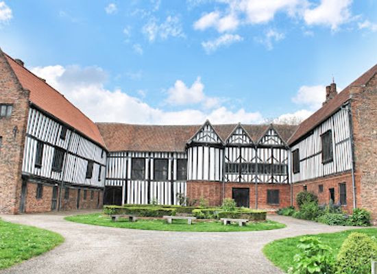 united-kingdom/lincolnshire/landmark/gainsborough-old-hall