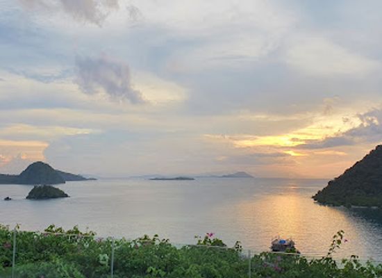 indonesia/east-nusa-tenggara/landmark/unique-rooftop-bar