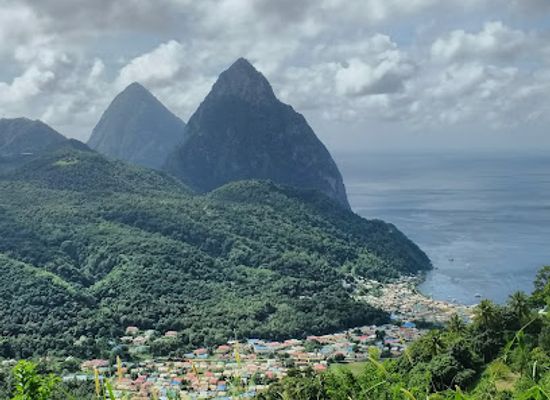 saint-lucia/pitons/landmark/soufriere-drive-in-volcano