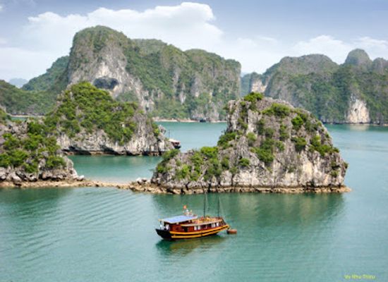 vietnam/ha-long-bay/landmark/ti-top-dinh-nui-dao