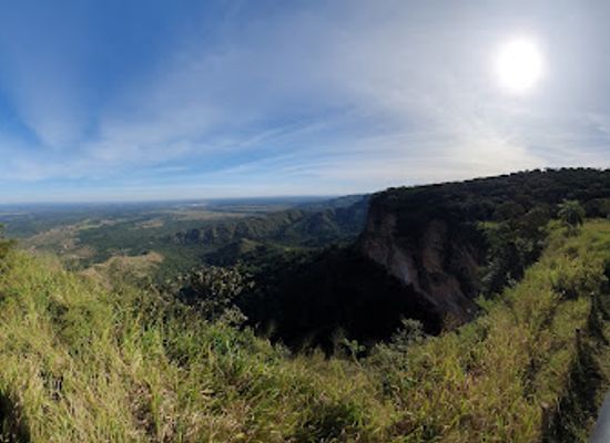 brazil/chapada-dos-guimaraes/landmark/portaria-mirante-do-centro-geodesico