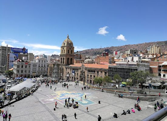 bolivia/la-paz-valley/landmark/plaza-mayor-de-san-francisco