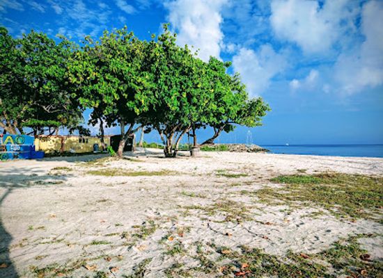 maldives/maafushi/landmark/no-bikini-beach