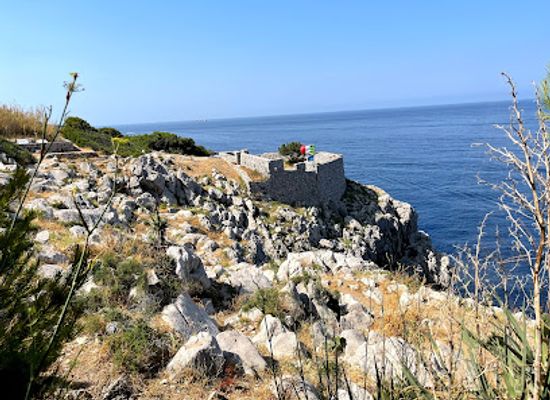 italy/capri/landmark/sentiero-dei-fortini-borbonici