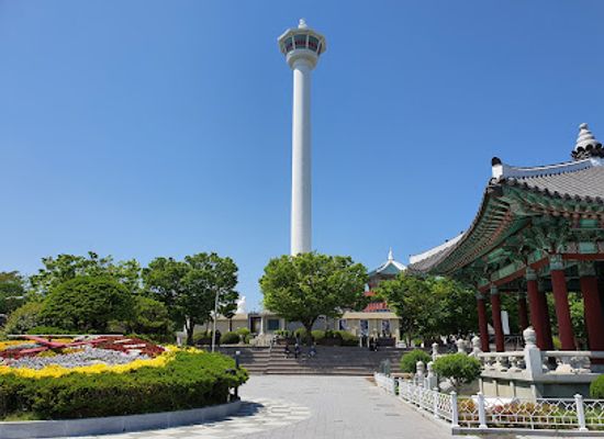 south-korea/busan-beaches/landmark/yongdusan-park