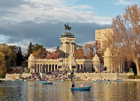spain/madrid/retiro/landmark/great-pond-of-el-retiro
