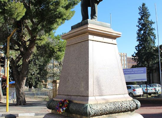 south-africa/bloemfontein/landmark/president-jh-brand-memorial-statue