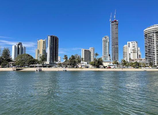 australia/gold-coast/main-beach/landmark/budds-beach-surfers-paradise