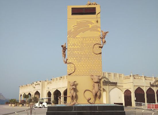 qatar/mesaieed/landmark/orry-the-oryx-sculpture