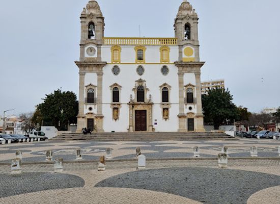 portugal/faro/landmark/capela-dos-ossos-de-faro