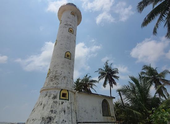 sri-lanka/ampara-district/landmark/oluvil-lighthouse