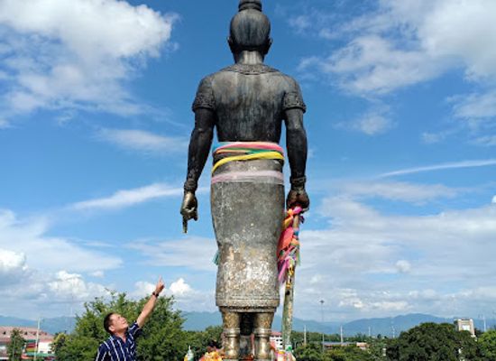 thailand/phetchabun-mountains/landmark/pho-khun-pha-muang-memorial