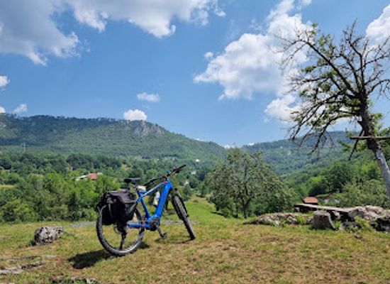 montenegro/durmitor/landmark/kacun-caffe-restaurant
