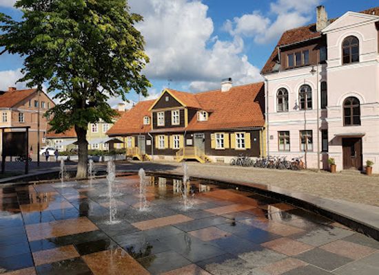 latvia/kuldiga/landmark/kuldiga-old-town-hall-square
