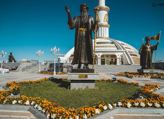turkmenistan/murgab-river-basin/landmark/independence-monument