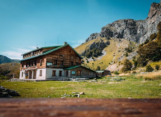 bulgaria/stara-planina/landmark/rai-hut