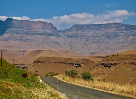 south-africa/drakensberg-mountains/landmark/giant-s-castle