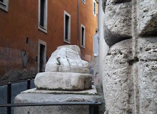 vatican-city/vatican-pinacoteca/landmark/via-del-pie-di-marmo