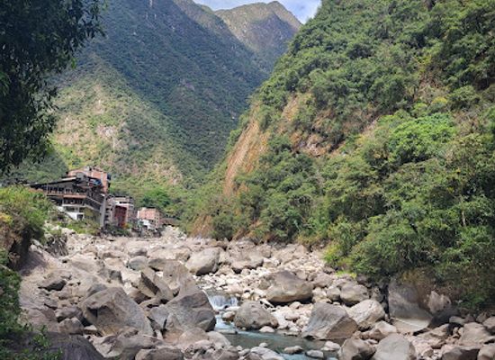 peru/machu-picchu/aguas-calientes/landmark/mirador-rio-vilcanota-park