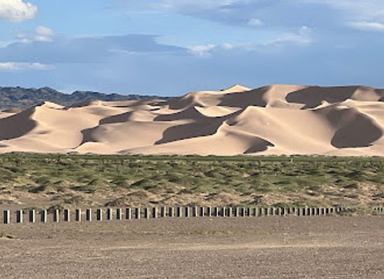 mongolia/buir-lake/landmark/khongor-sand-dune