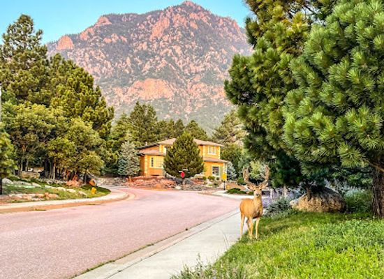 colorado/pikes-peak-region/landmark/cheyenne-mountain