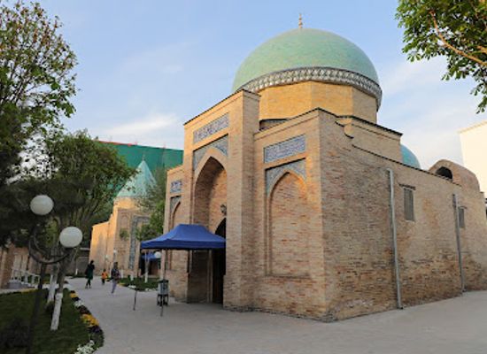 uzbekistan/tashkent/chilanzar/landmark/shayhantaur-memorial-complex