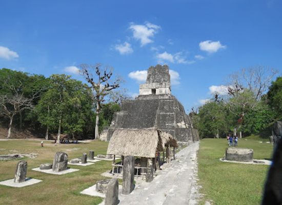 guatemala/peten/landmark/artisan-market