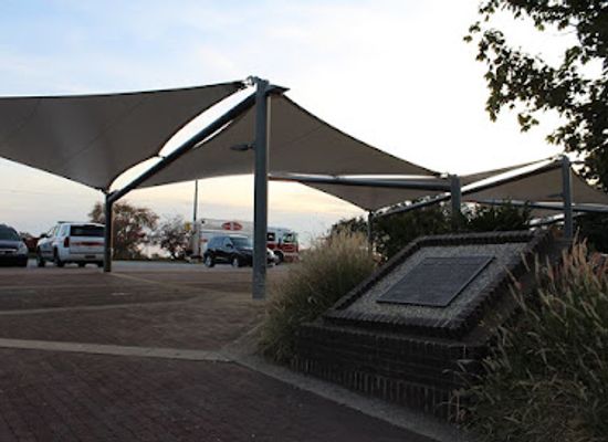 north-carolina/hickory/landmark/sails-on-the-square