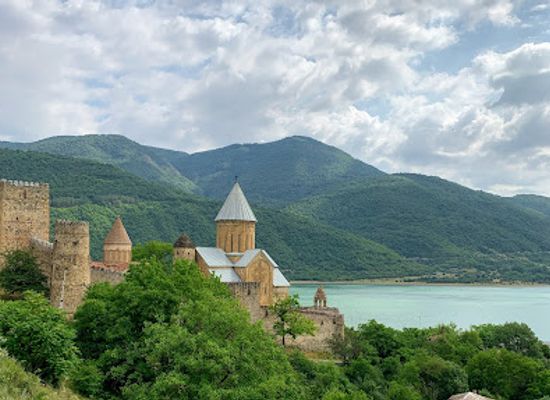 georgia/khevsureti/landmark/ananuri-fortress-complex