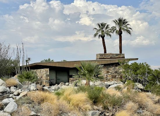california/palm-springs/landmark/the-modern-tour-palm-springs