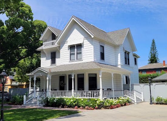 california/southern-california/landmark/c-z-culver-house