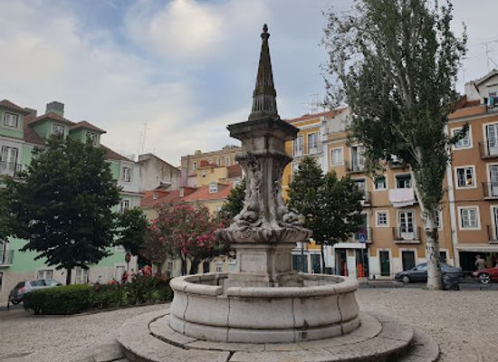 portugal/lisbon/chiado/landmark/chafariz-do-largo-do-mastro