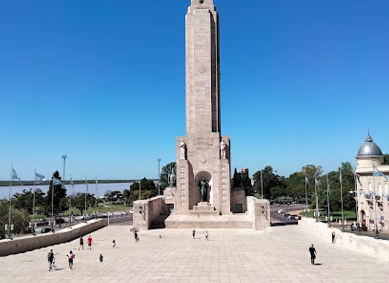 argentina/litoral/landmark/monumento-historico-nacional-a-la-bandera
