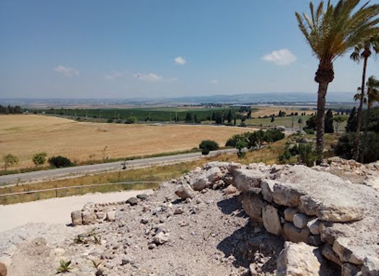 israel/jezreel-valley/landmark/ancient-megiddo-intersection