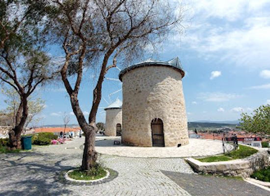 turkiye/cesme/landmark/alacati-degirmenleri