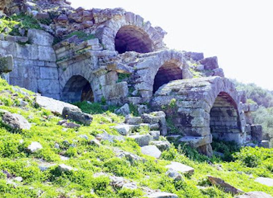 turkiye/aegean-region/landmark/aigai-aeolis-ancient-city