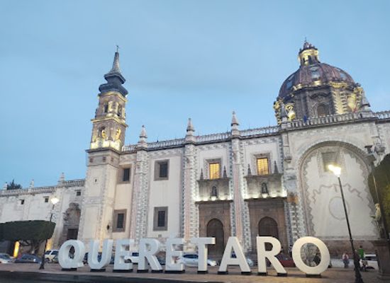 mexico/queretaro/landmark/las-letras-de-queretaro