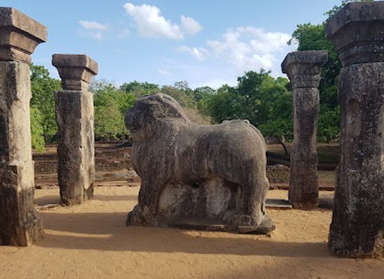 sri-lanka/polonnaruwa-district/landmark/palace-of-king-nishshanka-malla