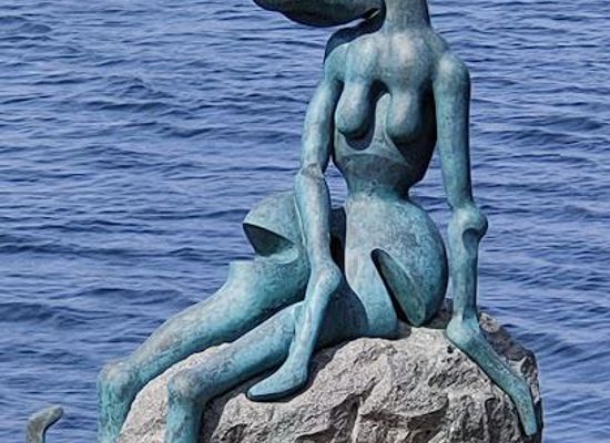 denmark/koge/attraction/the-genetically-modified-little-mermaid-by-bjorn-norgaard