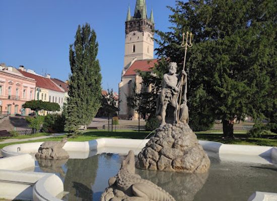 slovakia/presov/landmark/neptune-fountain