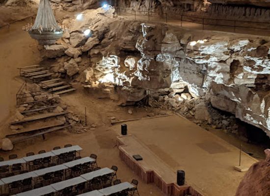 tennessee/highland-rim/landmark/cumberland-caverns