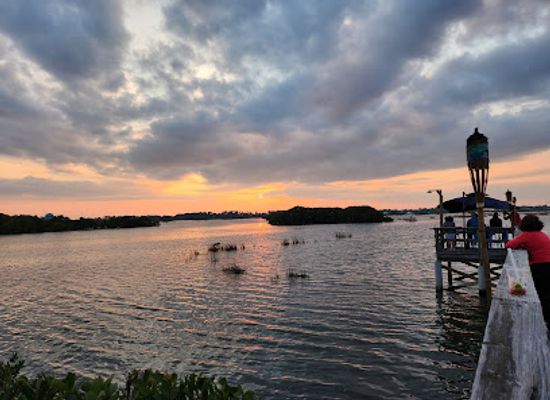 florida/big-bend/landmark/lowkey-hideaway-and-tiki-bar