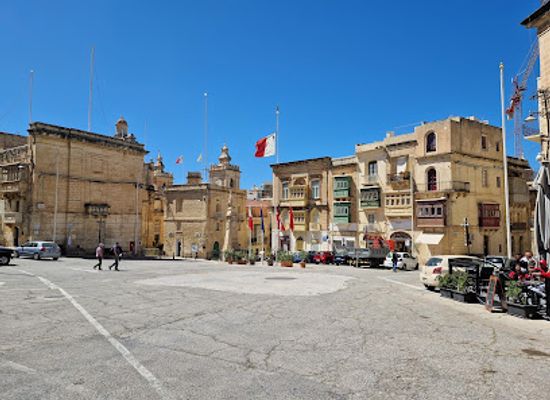 malta/birgu/landmark/inquisitor-s-palace