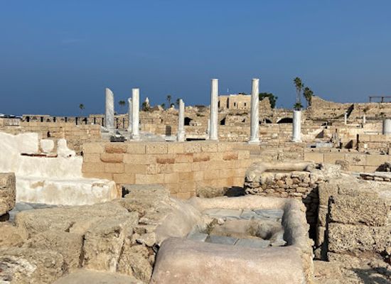 israel/caesarea/landmark/walking-israel
