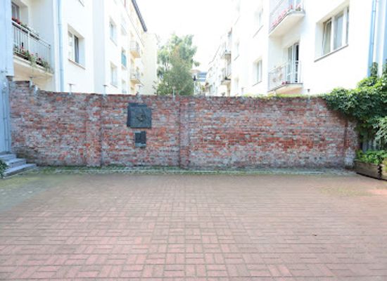 poland/kuyavia/landmark/fragment-of-ghetto-wall