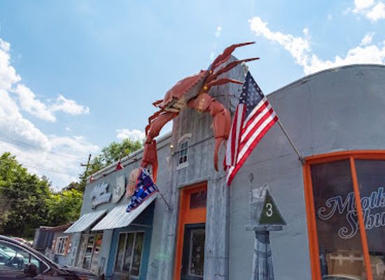 west-virginia/martinsburg/landmark/mother-shuckers-crab-shack